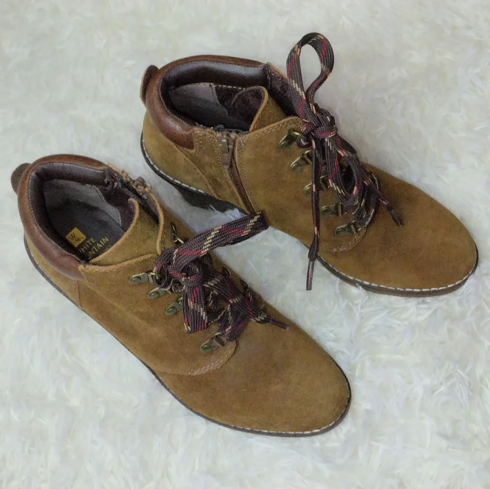 White Mountain Liberty Leather Ankle Heeled Booties Size 9.5